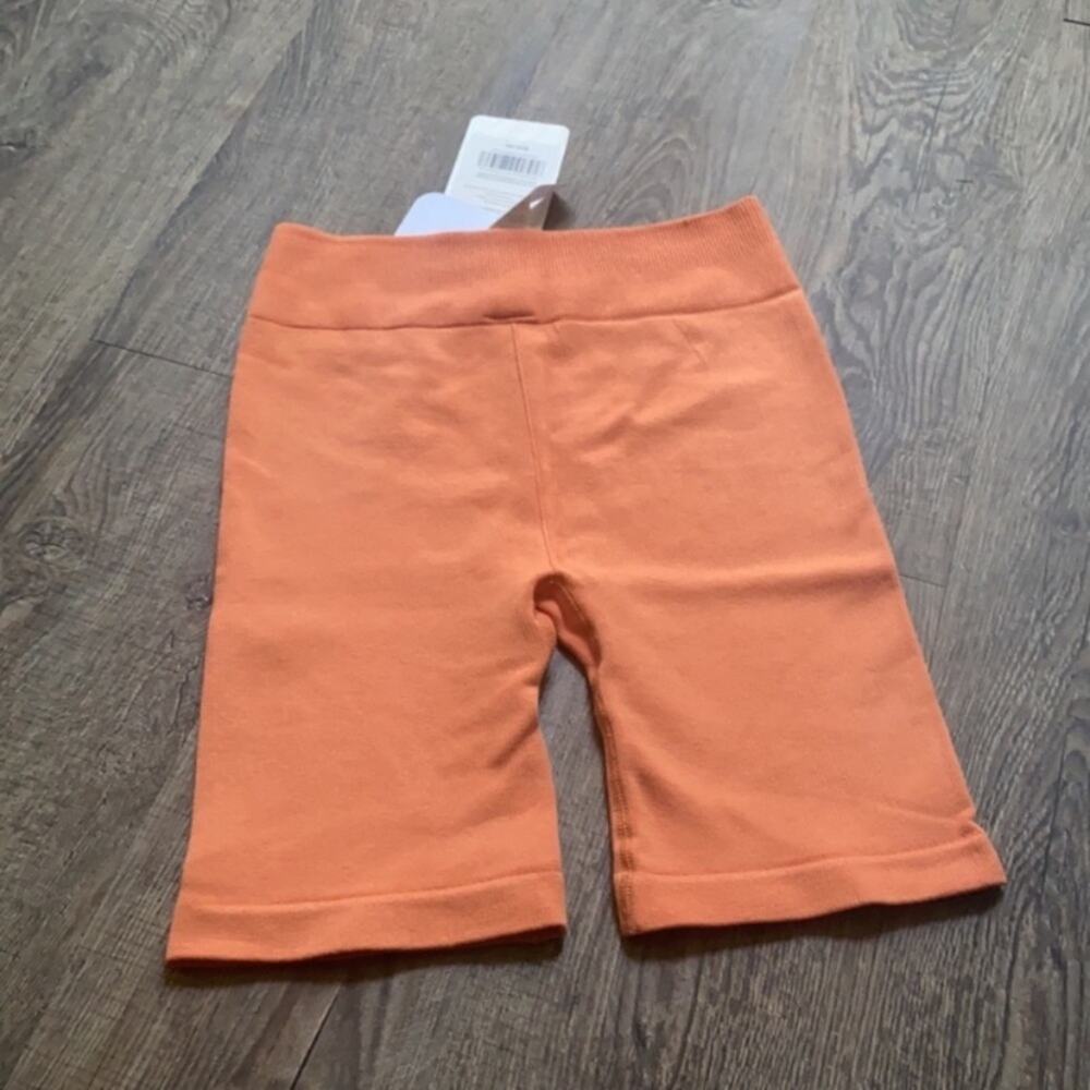 Fabletics High Waisted Seamless Rib Short - Picture 3 of 7